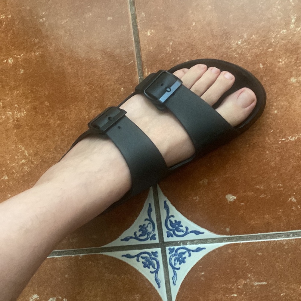 Sandal - Picture 2 of 4